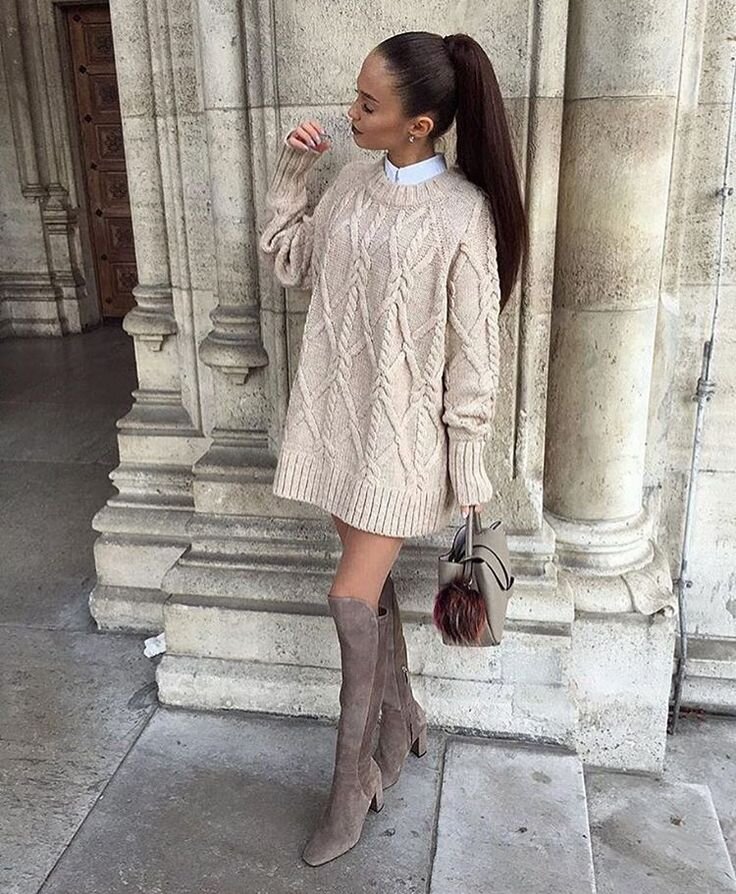 Платье модное которое вяжут многие. косами. 