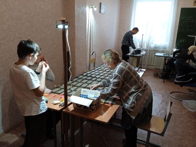    В Оренбурге открылась еще одна мастерская по пошиву тактических носилок для военных Елена Шкатова