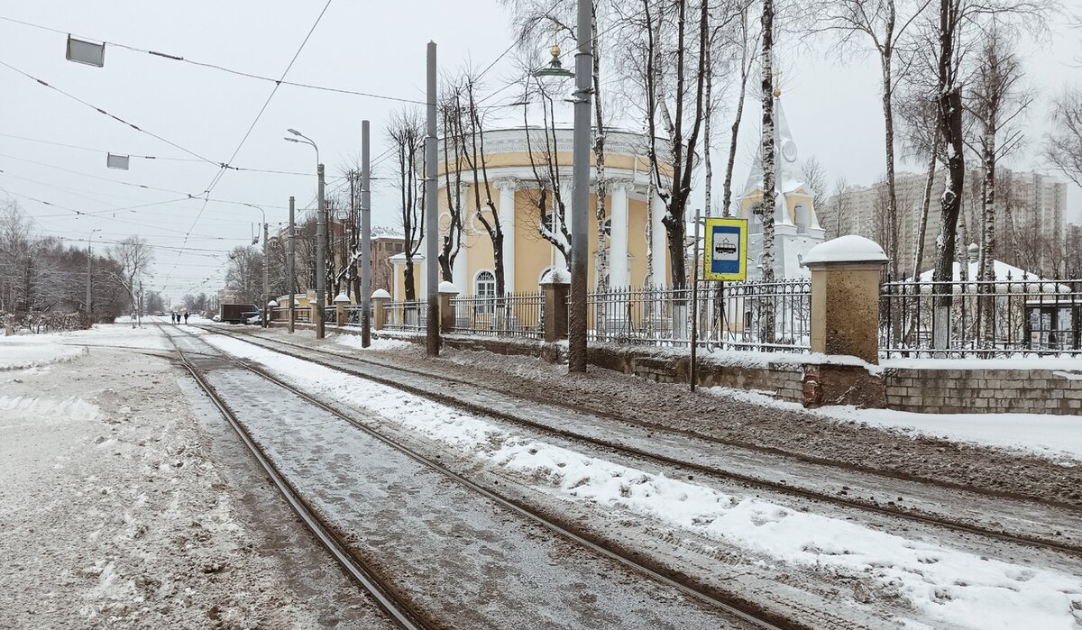 Вид на Троицкую церковь со стороны улицы Грибакиных