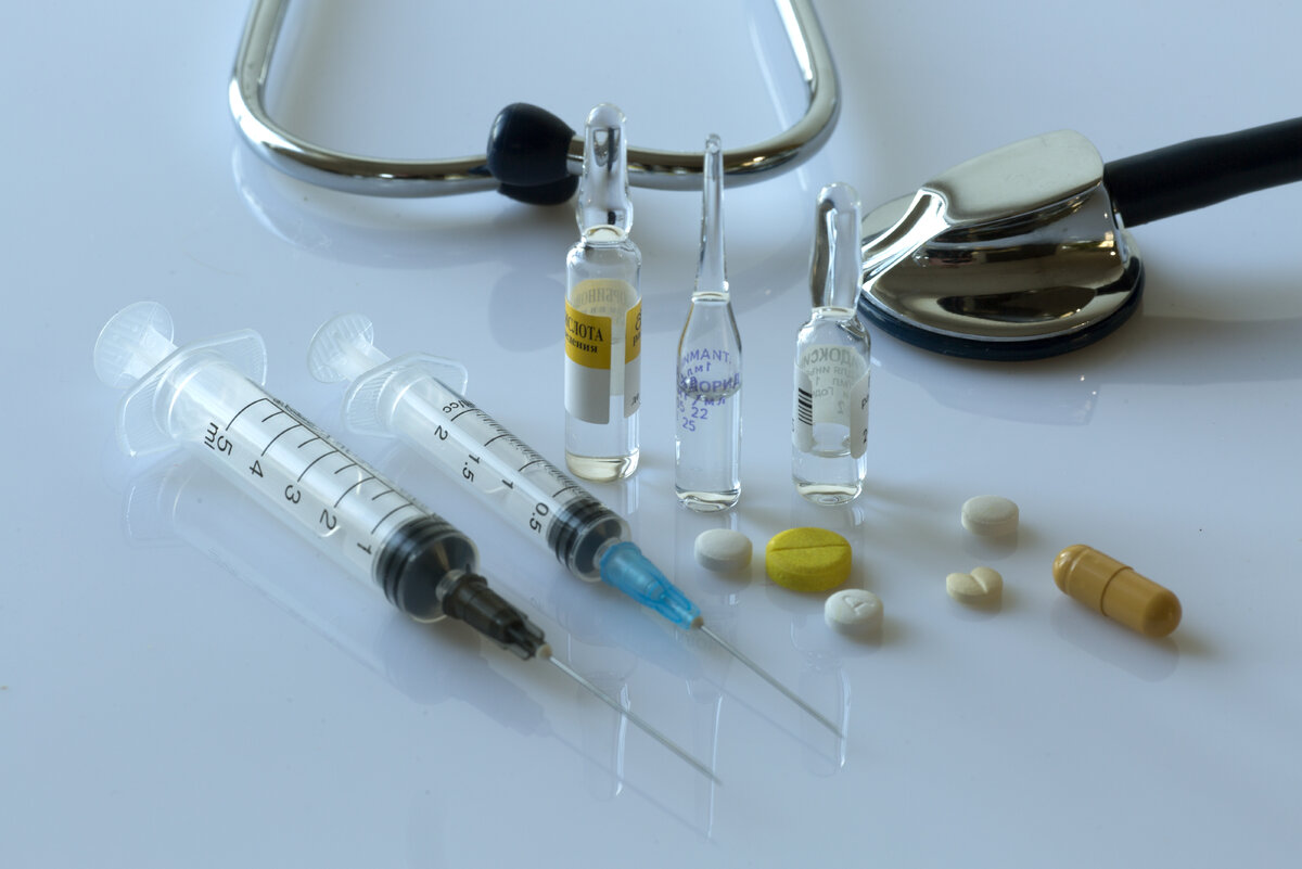     Пить за рулем будет можно, но только лекарства Фото globallookpress.com