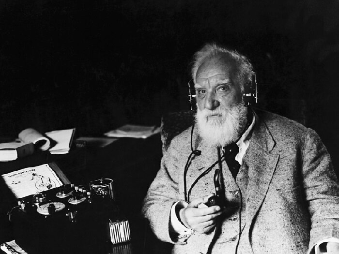 Фото Учёный и изобретатель телефона Александр Белл. 