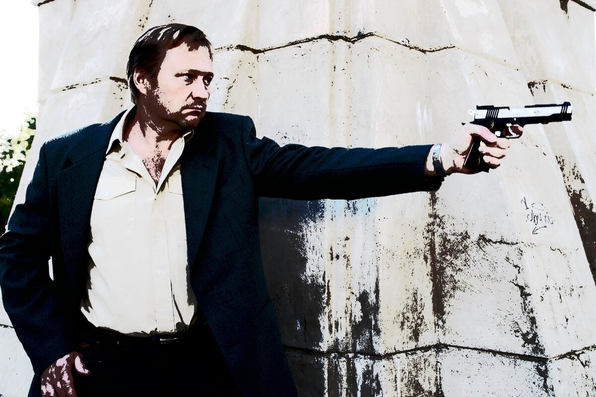 Сын всегда стоит за отца. Если не стоит, то грош ему цена. На фото автор. 