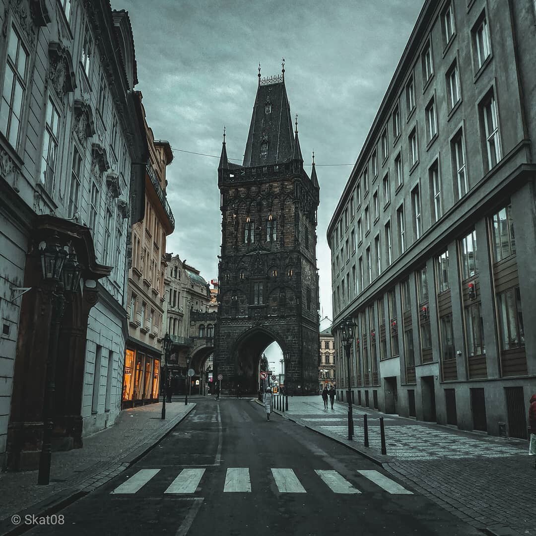 Фото: ©Сергей Аникеев. Пороховая башня в Праге. Прага, Чехия.