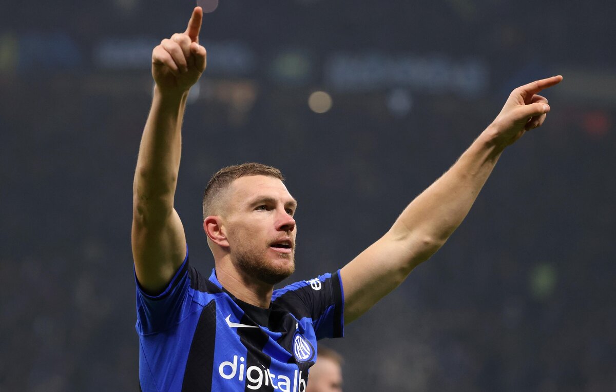    Нападающий "Интера" Эдин Джеко  EPA-EFE/MATTEO BAZZI