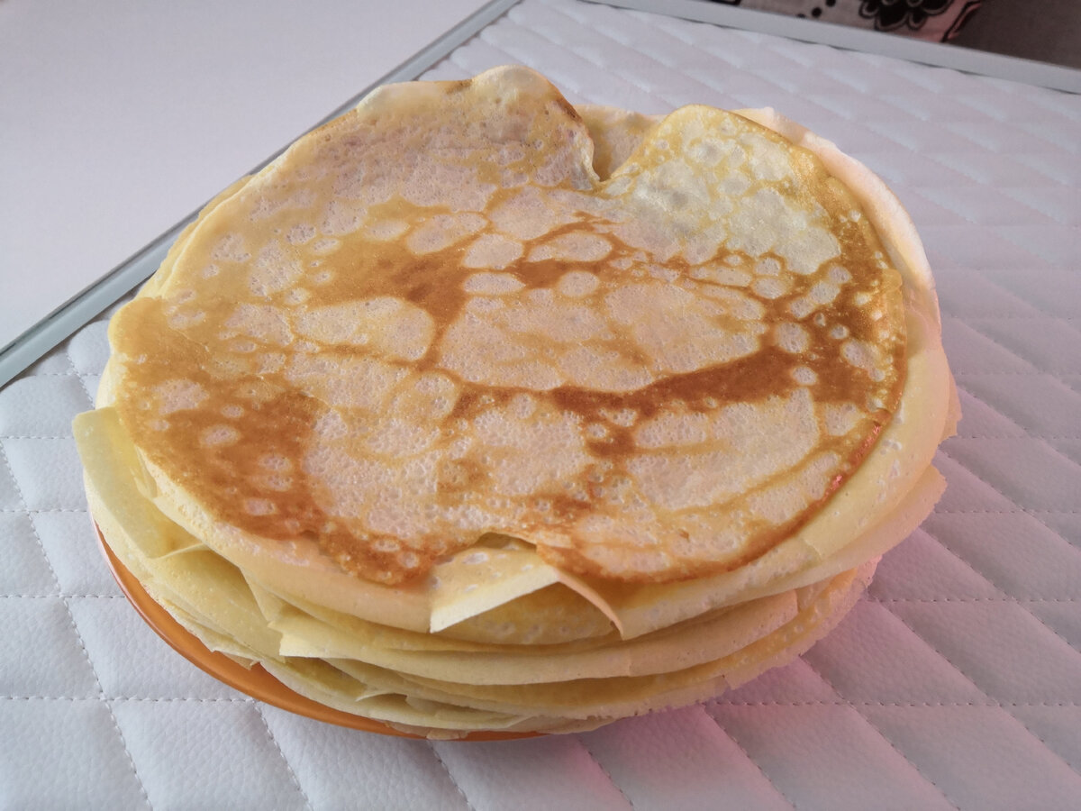 На последний мало осталось теста, не смотрите, что он чуть корявый)) 