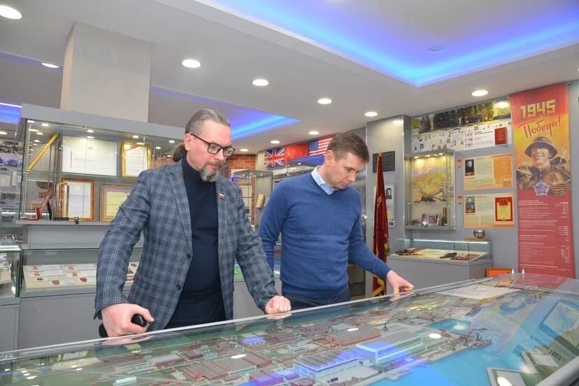 Предприятия ОСК ПО "Севмаш" и СПО "Арктика" посетил глава Северодвинска