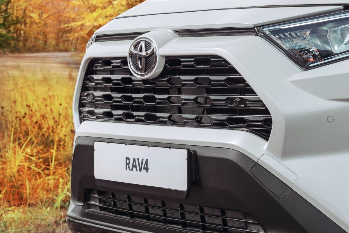     Toyota снова возит оригинальные запчасти в Россию. Всё официально