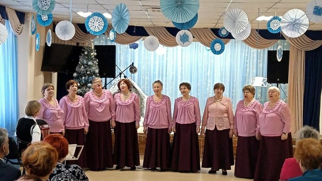     В преддверии дня святой мученицы Татьяны Крещенской горожанки серебряного возраста и студентки Института культуры организовали концерт в центре по работе с населением «Единство».