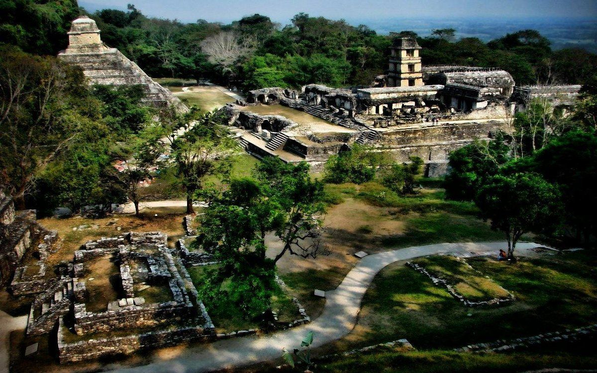   В настоящее время, по оценкам, только очень небольшое количество города майя Паленке было обнаружено, оставляя много спекуляций по определенным аспектам истории майя.