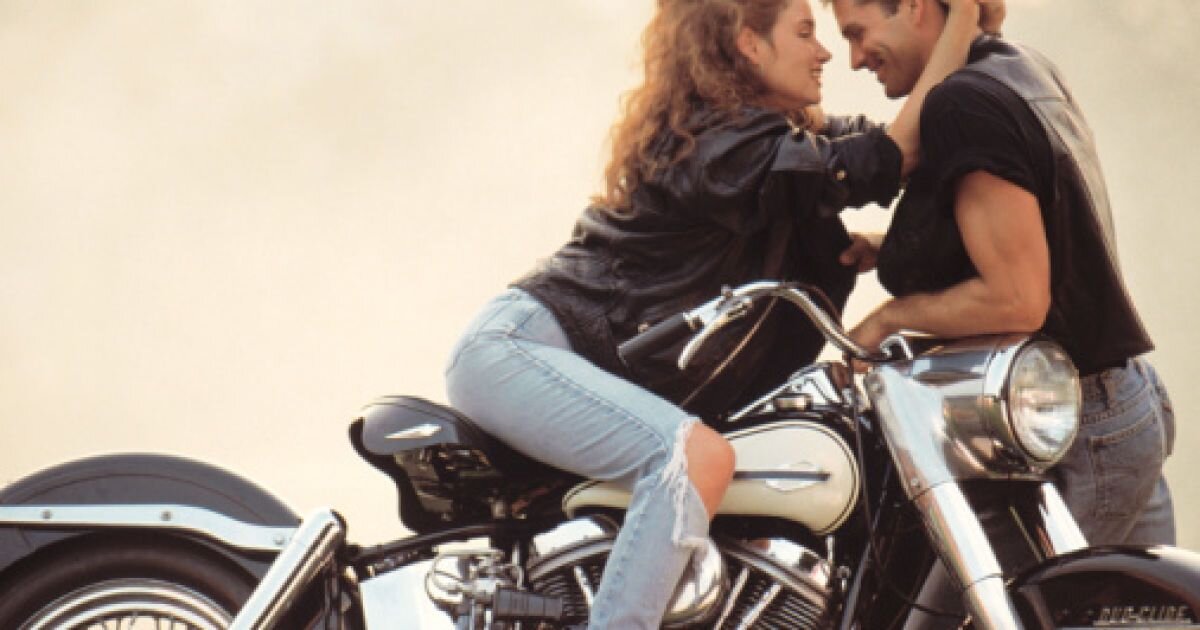 Плохой парень и хорошая девочка. Девушка плохого парня. Дорама плохой парень влюбляется в хорошую девушку. Плохой парень фотосессия. Девочкам нравятся плохие парни.