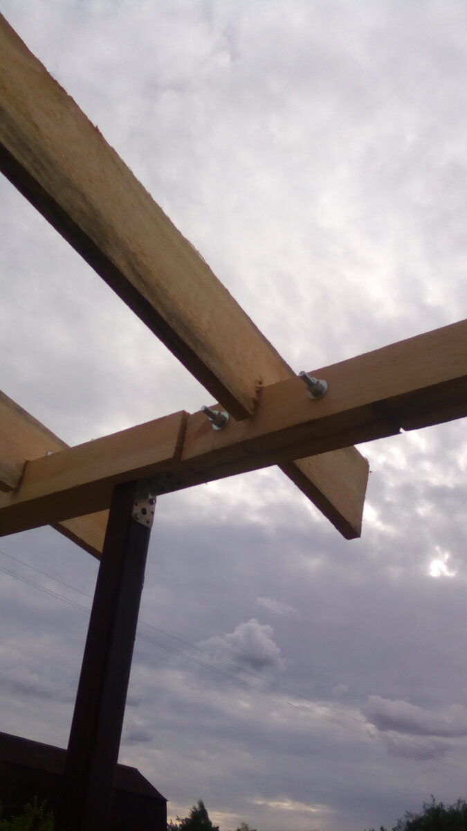 Сшивание балок болтовыми соединениями.