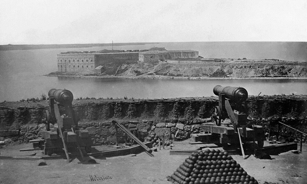 Вид на Константиновскую батарею с Северной стороны.