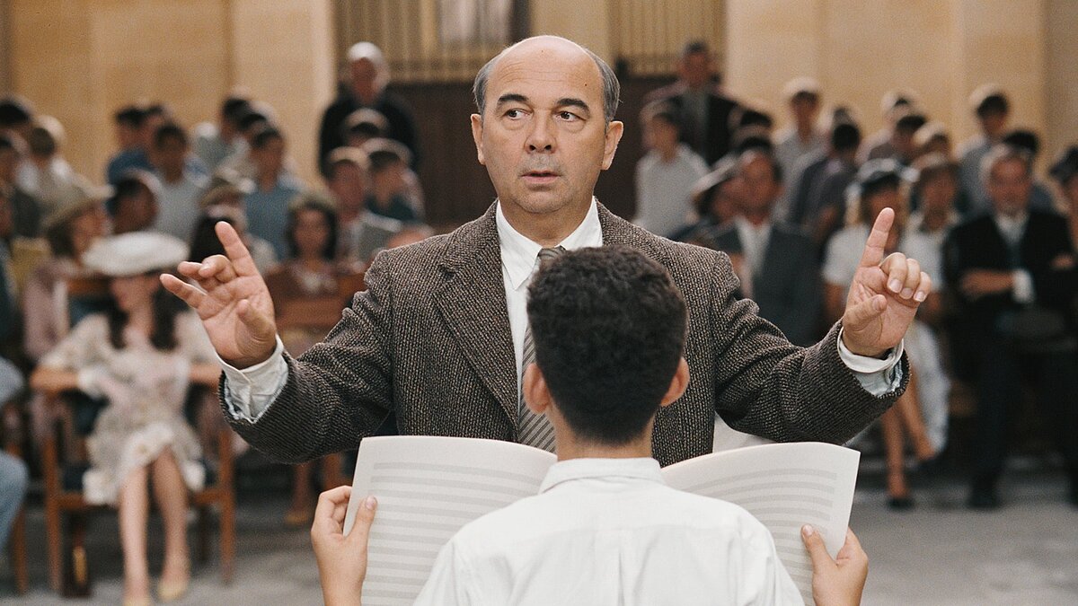 Кадр из фильма "Хористы", 2004 г.