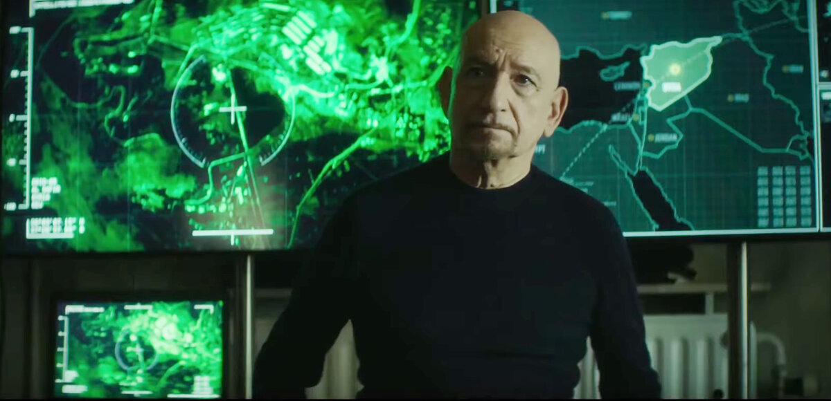 Ирония творческой судьбы: сыграв в 40 лет Махатму Ганди и получив за ту роль Оскар, ныне в свои 70 с лишним Бен Кингсли играет практически одних злодеев и шпионов и на Оскара не выдвигался уже очень давно. 