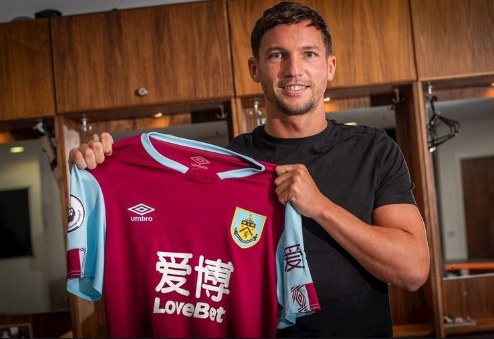 Дэнни Дринкутер перешёл в «Бёрнли» из «Челси» на правах аренды.