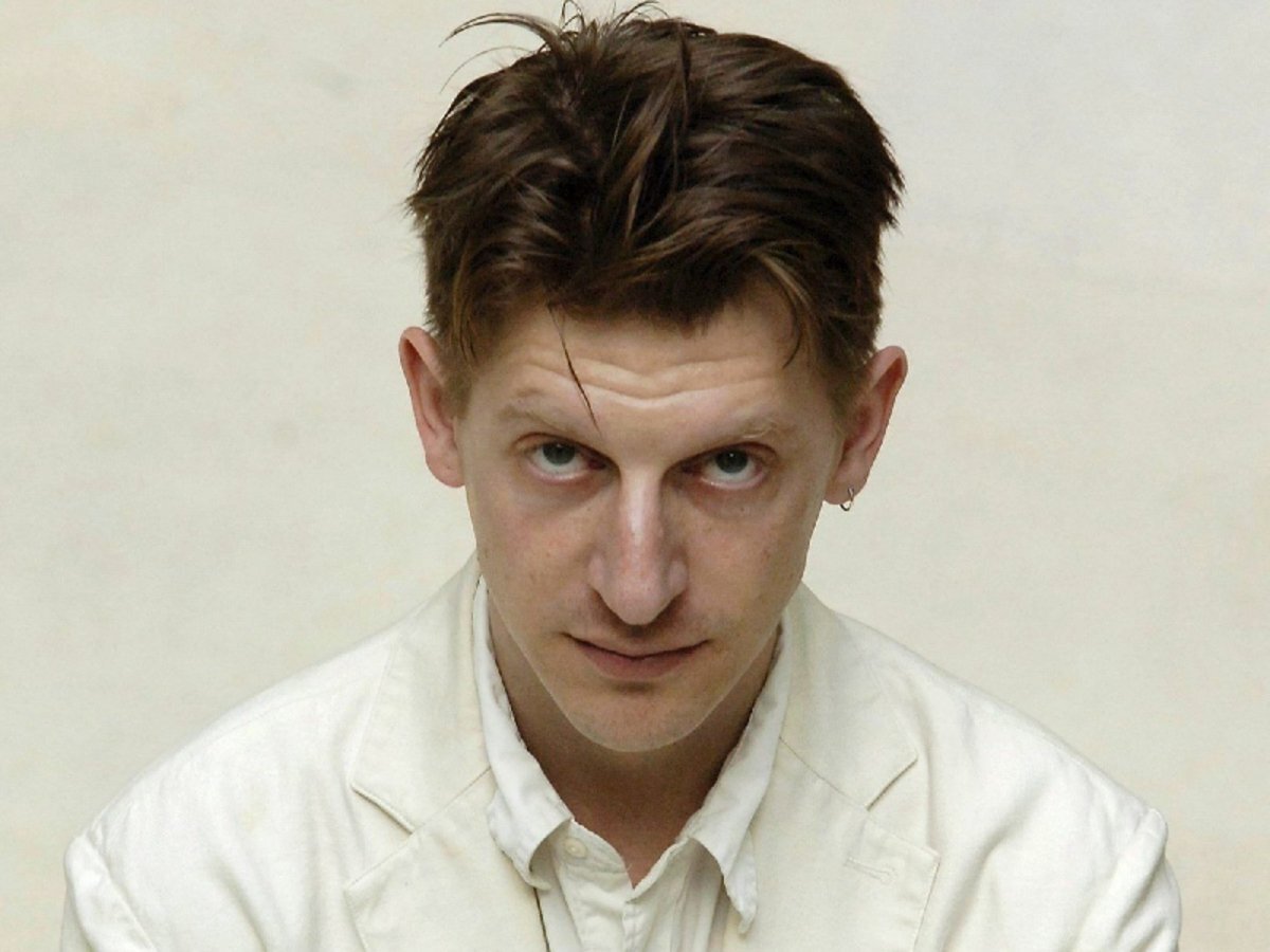 Автор романа — француз американского происхождения Джонатан Литтелл