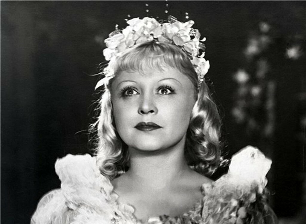 Роль лучезарной Золушки, Золушки На Все Времена, актриса Янина Жеймо  играла, пережив тяжелейшую личную драму, вызванную предательством мужа.