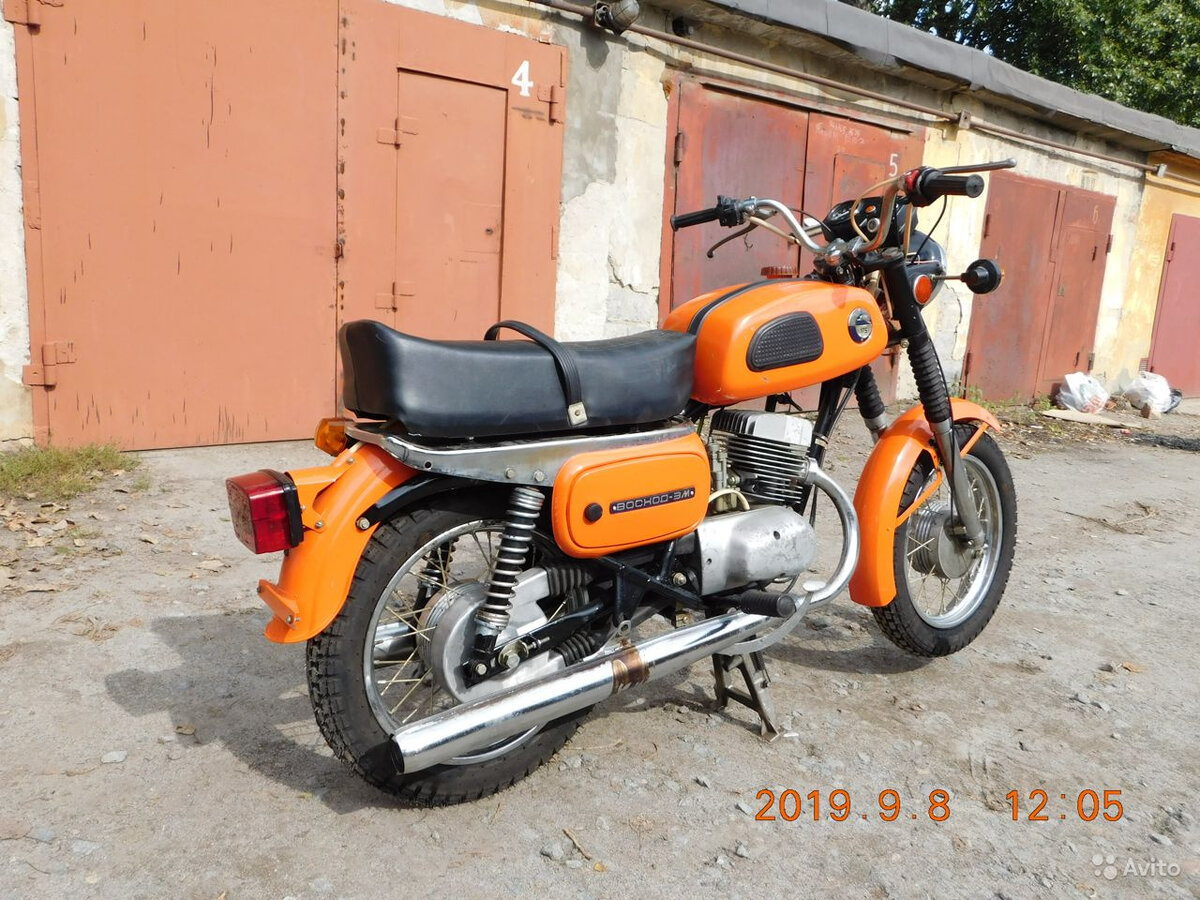 Мотоцикл Восход 3м оранжевый