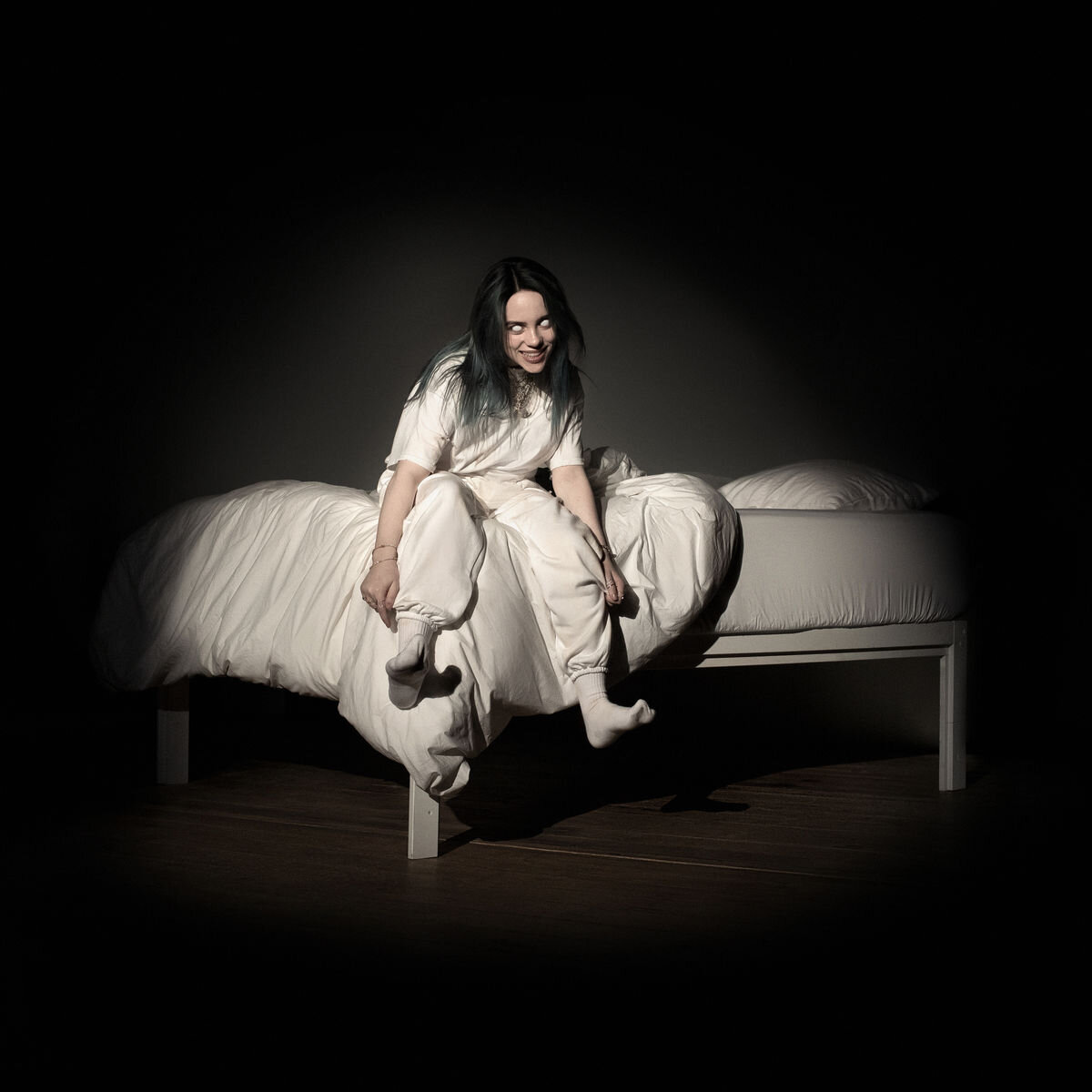 обложка дебютного альбома "When We All Fall Asleep, Where Do We Go?" 