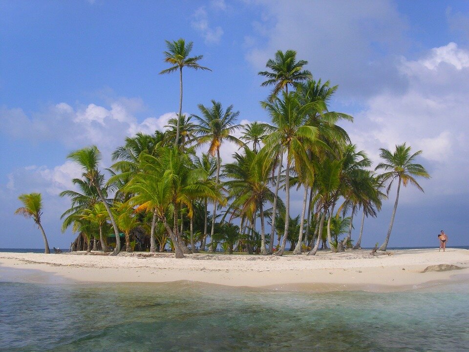 https://cdn.pixabay.com/photo/2015/11/19/13/24/san-blas-islands-1051122_960_720.jpg