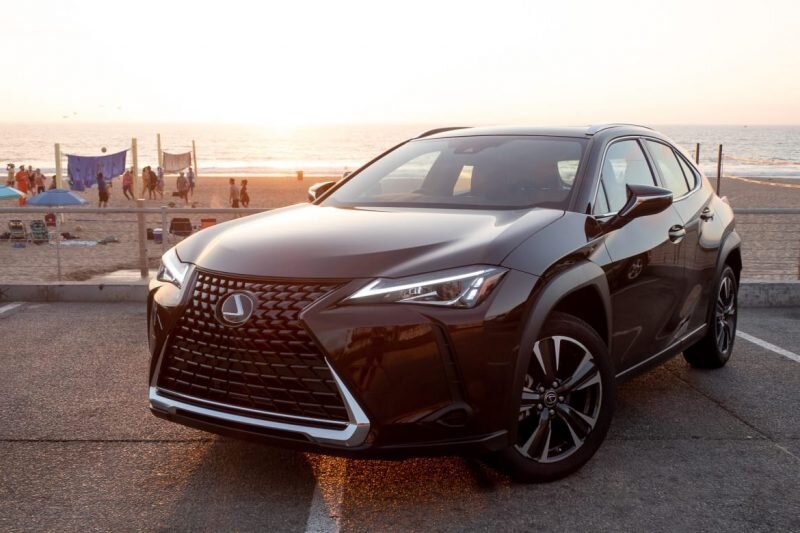 Lexus  UX