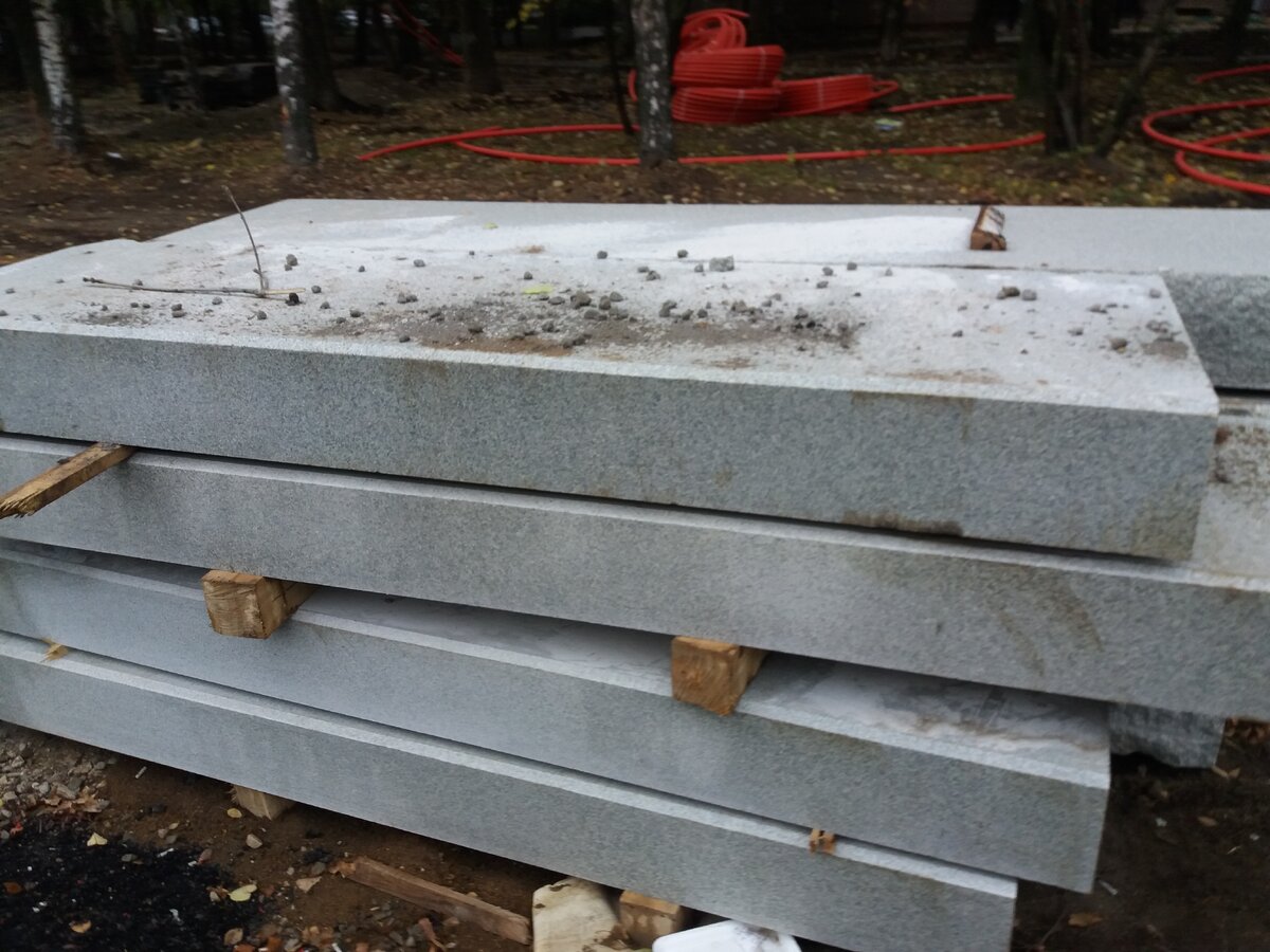 Раньше из такого "поребрика" можно было сделать три! Но зачем три, если один дороже!