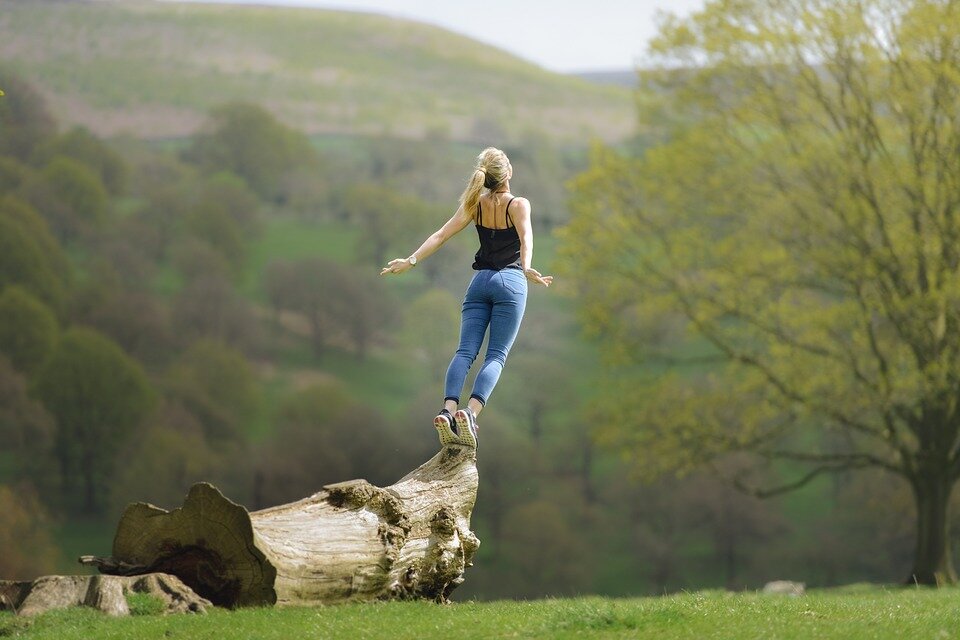 https://pixabay.com/ru/photos/%D0%B6%D0%B5%D0%BD%D1%89%D0%B8%D0%BD%D0%B0-%D0%BC%D0%B5%D0%B4%D0%B8%D1%82%D0%B0%D1%86%D0%B8%D0%B8-%D0%B1%D1%83%D0%B4%D0%B4%D0%B8%D0%B7%D0%BC-%D0%B4%D0%B7%D1%8D%D0%BD-865021/