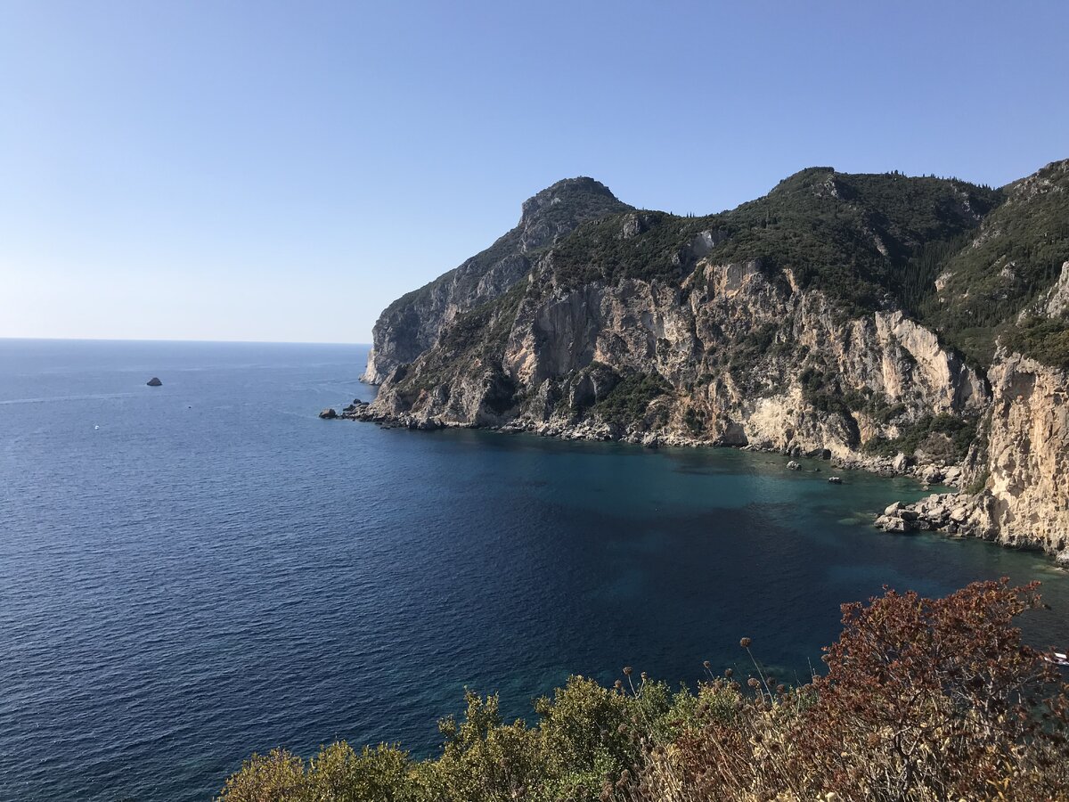 Вид с высоты монастырского холма.