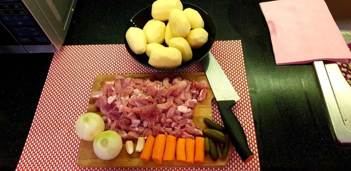 ЖАРКОЕ С МАРИНОВАННЫМИ ОГУРЦАМИ В МУЛЬТИВАРКЕ m.zaborowska