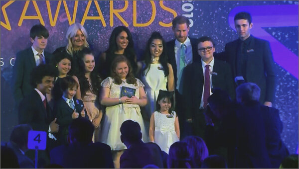 Герцоги Сассекские с детьми — лауреатами WellChild-2019. Кадр из видеоролика WellChild Awards 2019 Highlights (https://twitter.com/WellChild)