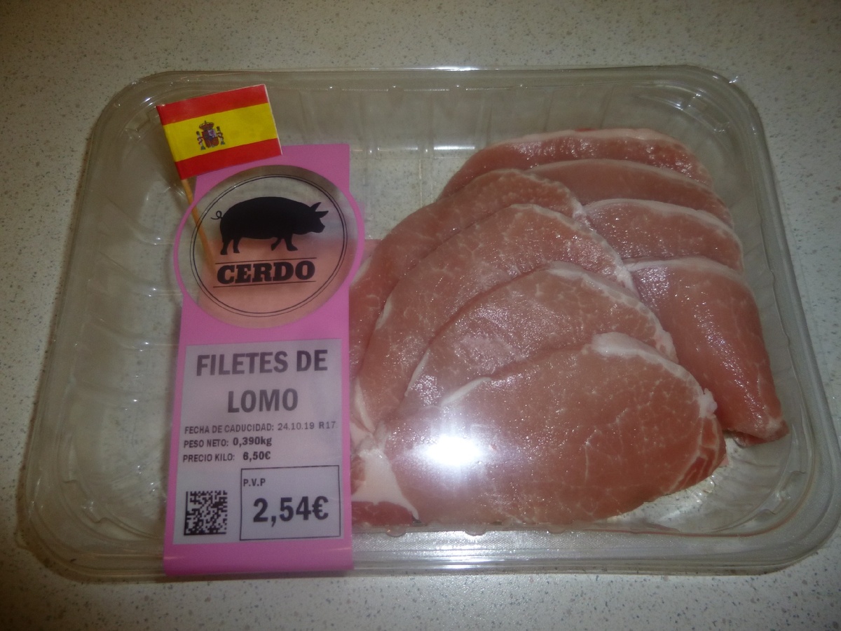 Мясная нарезка из местного супермаркета