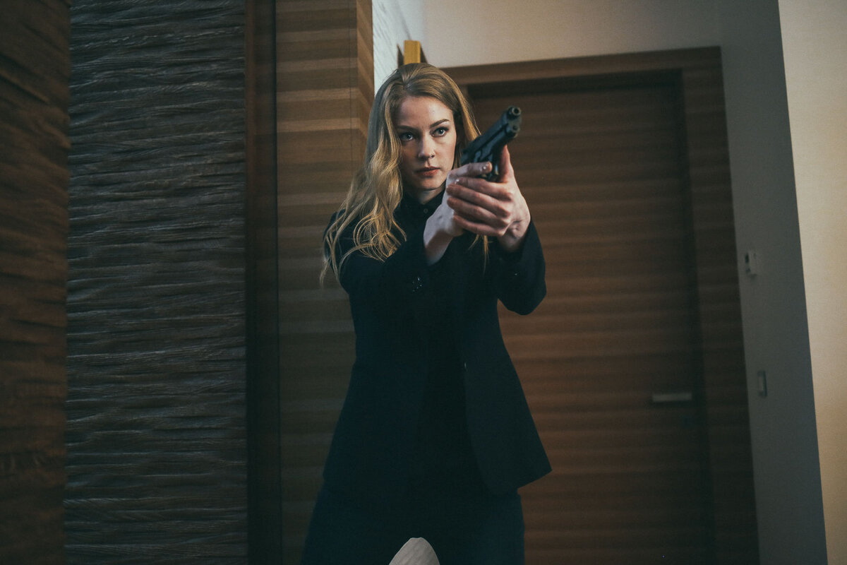 Это Света и "беретта" - к ним как раз претензий нету.  