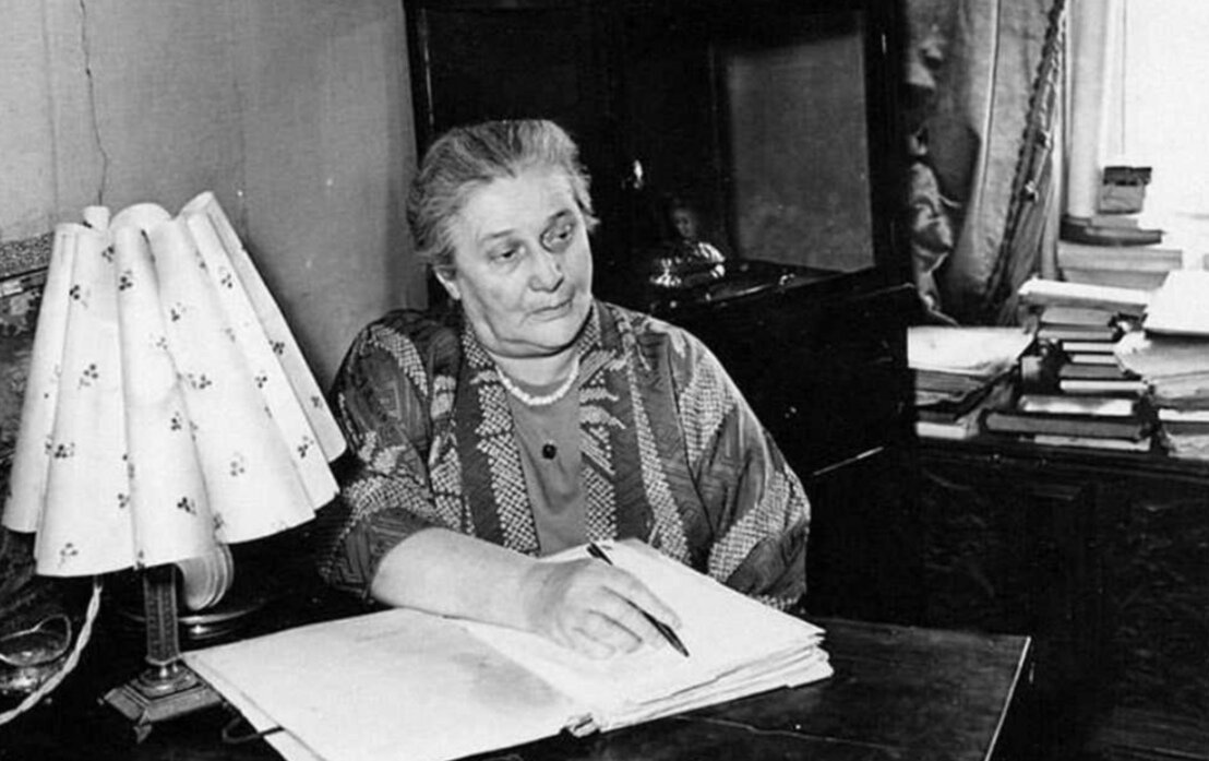 Редкая фотография Анны Ахматовой. Здесь ей далеко за 70-т. Фото: pinterest.com 