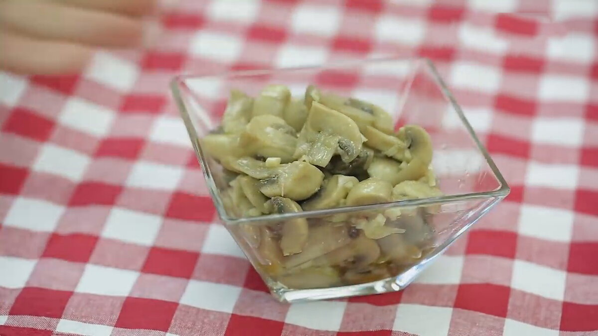 Маринованные грибы шампиньоны