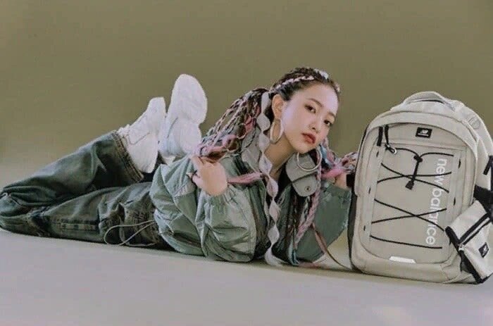 Фотографии Йери с фотосессии бренда New Balance в журнале High Cut.