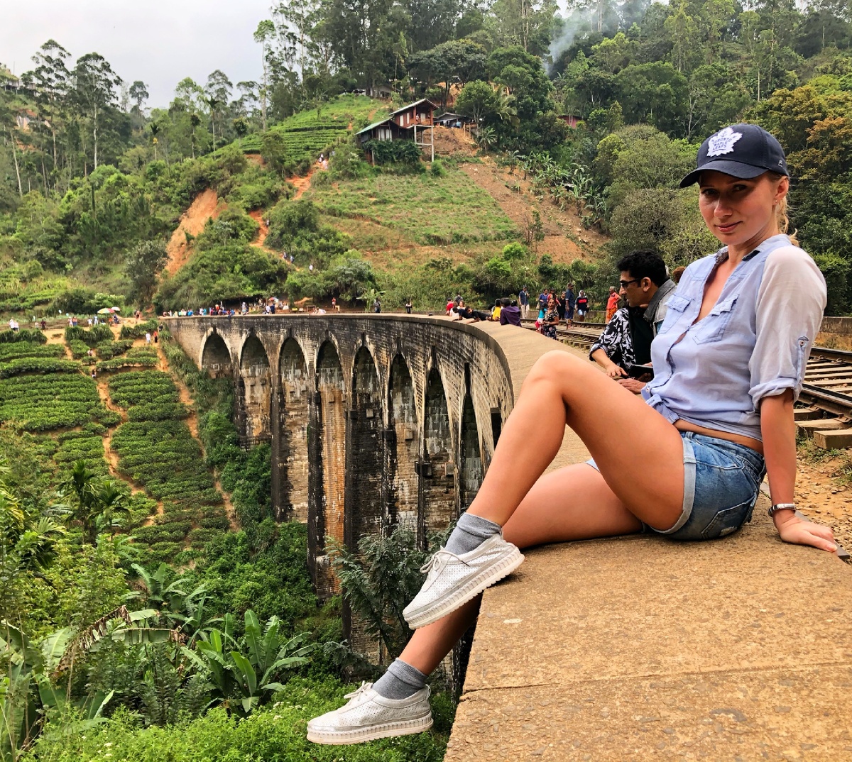 Мост, по которому проходит поезд