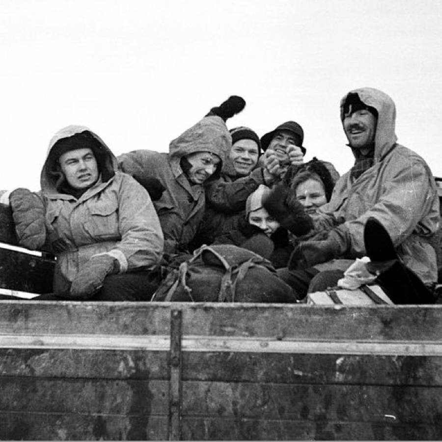 На грузовике к началу лыжного маршрута.