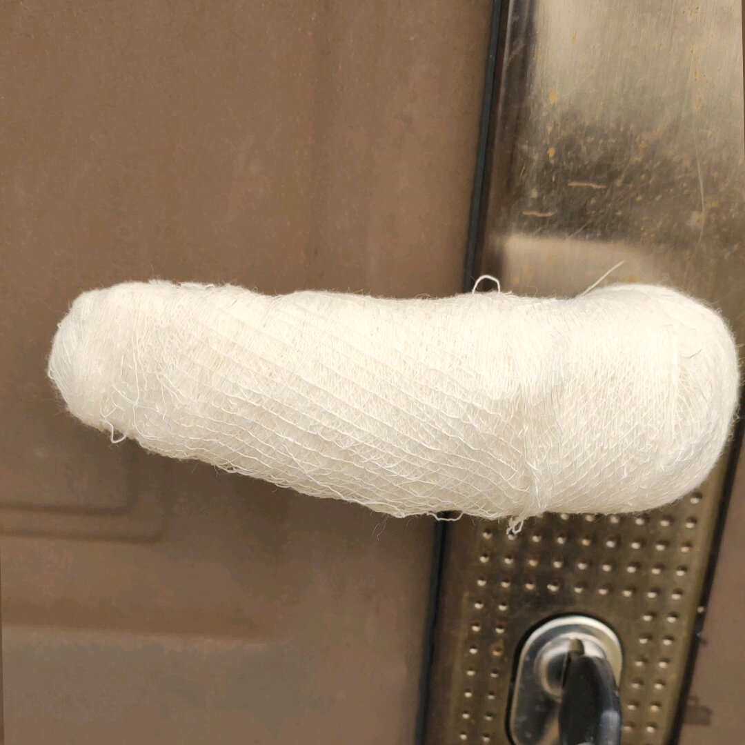 Варианты антисептической обработки дверной ручки