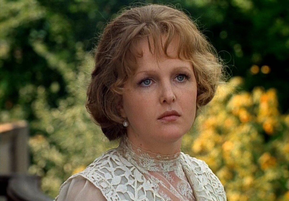 Елена Яковлевна Соловей, которую хотели пригласить на роль Миледи. источник фото: Яндекс-картинки