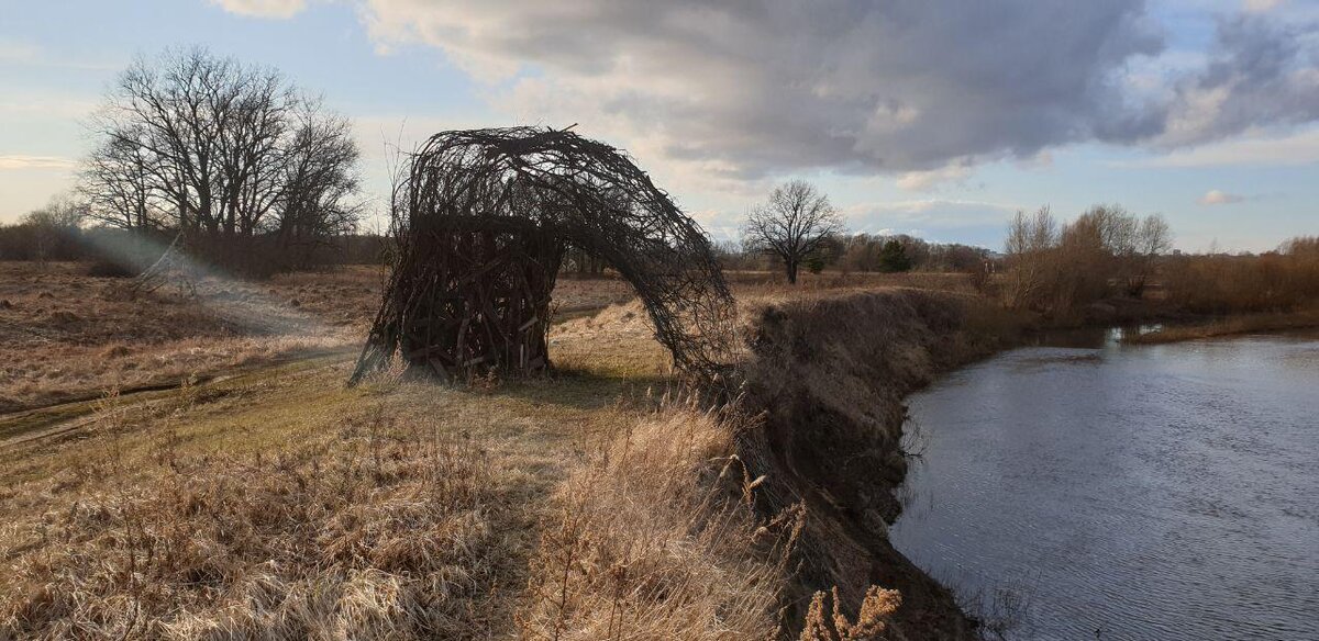 Огромный плетеный хобот 