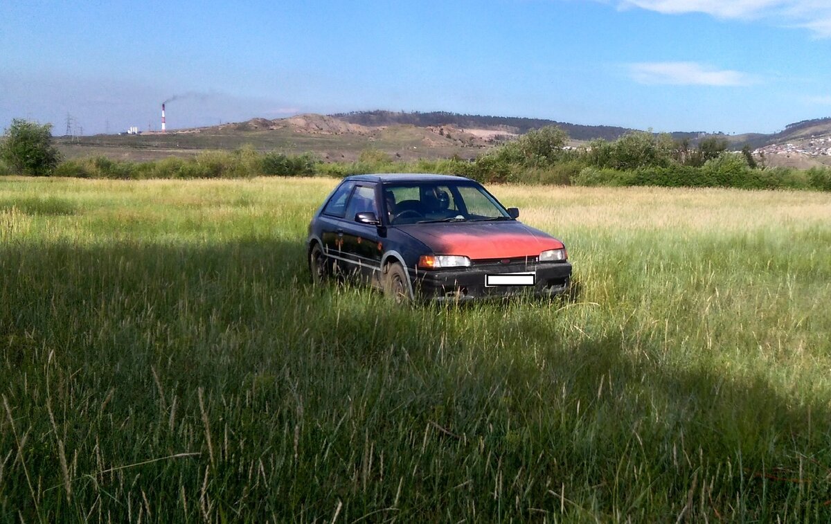 Mazda Familia 1990г выпуска 
