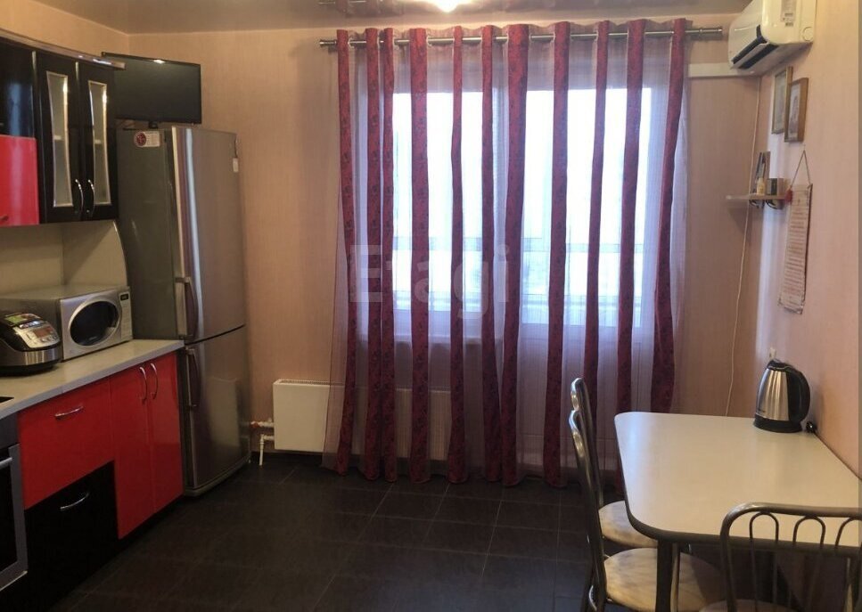 Эту квартиру 90 кв. м можно променять на вдвое меньшую на окраине Москвы.