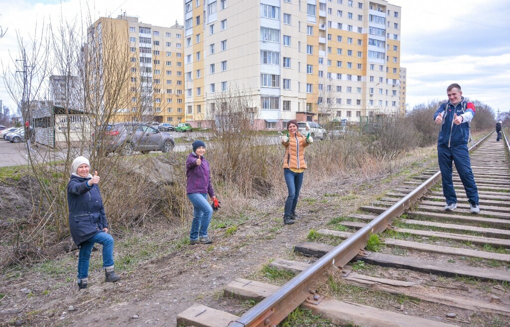 В Твери «Земляне» убрали стихийную свалку