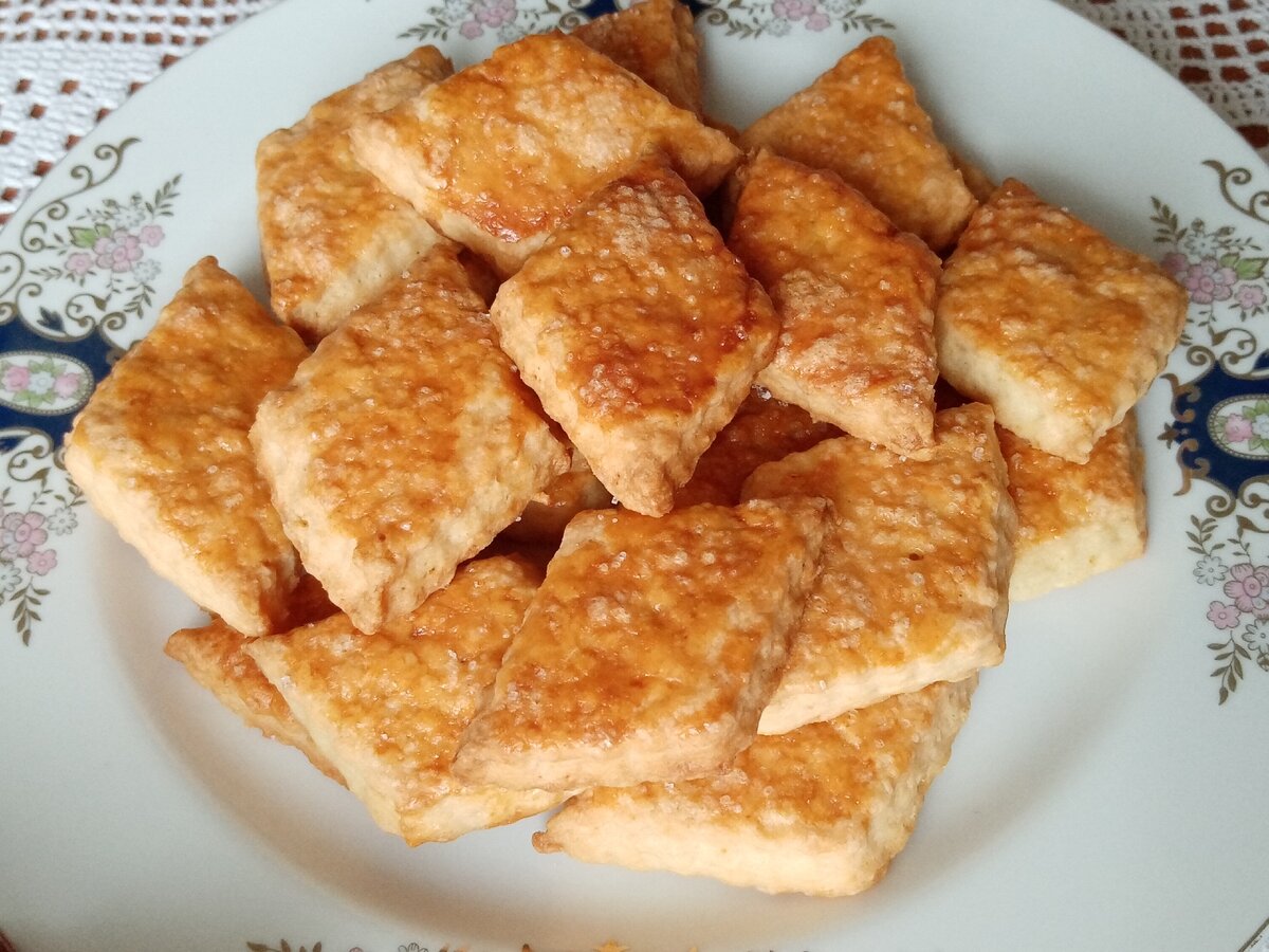 Сметанное сахарное печенье.