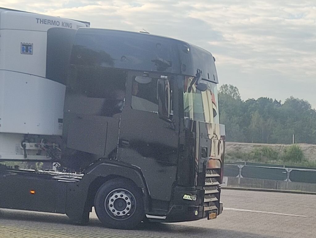 Новый DAF XF с гораздо более длинной кабиной - три экземпляра были замечены  на испытаниях | В РЕЙСЕ | Дзен