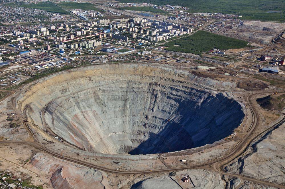 Фотография карьера "Мир" г. Мирный. Якутия