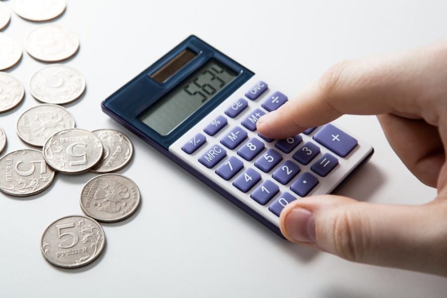 Пенсионеры не знают или сами отказываются от единовременной помощи?