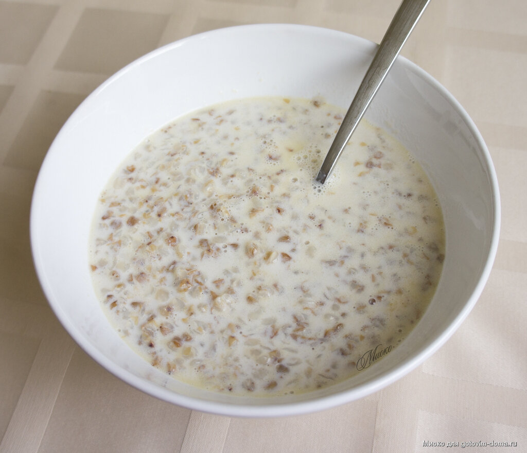 Гречневая каша с молоком и сахаром. Каша геркулесовая-гречневая. Гречневая каша на молоке. Каша гречневая молочная. Жидкая каша.