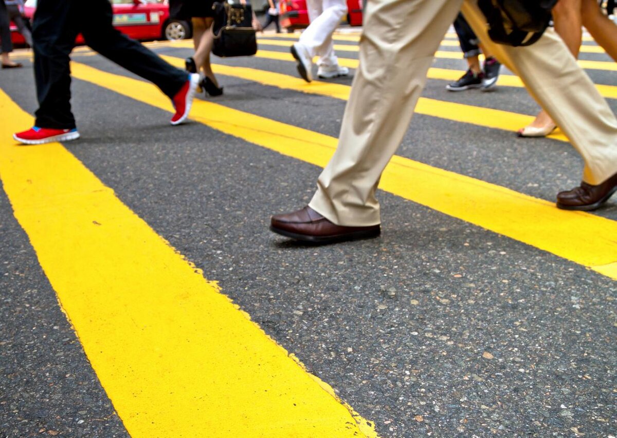 Пешеходам в Турции  приходится тяжело:)