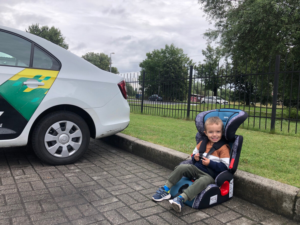 Приехали с сыном сдавать арендованное для такси авто